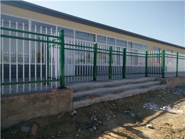 新鋼鐵藝護欄 (4) 新鋼鐵藝護欄 (4)